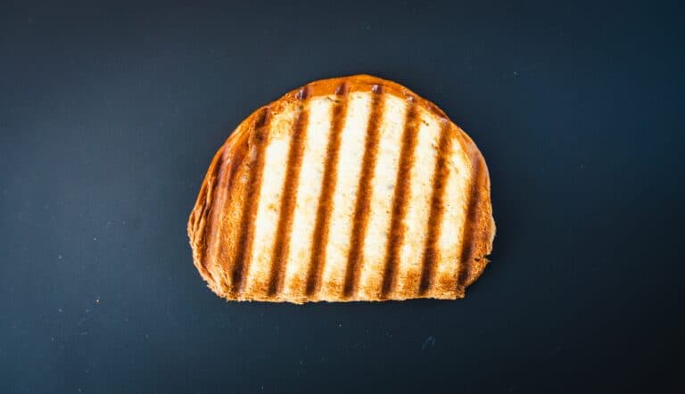 Getoastete Brotscheibe. Rezepte für Eltern, die schnell gehen