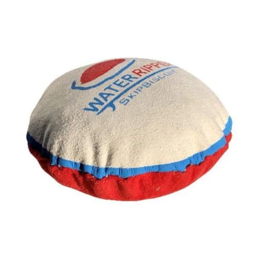 Wasserball | Gleitet wie ein flacher Stein durchs Wasser