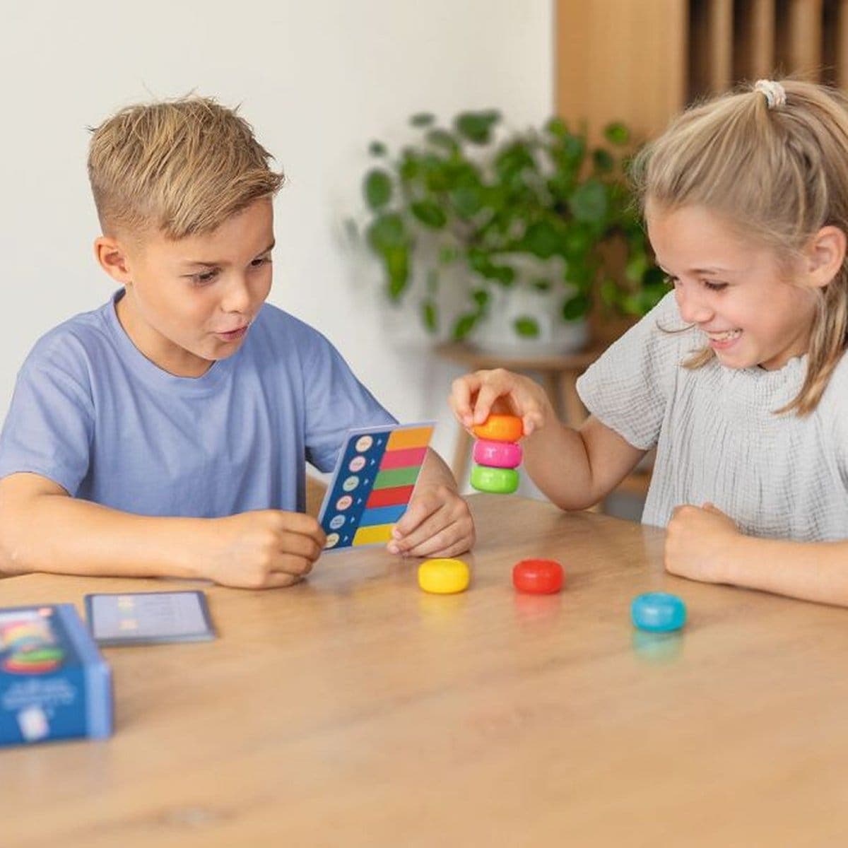 Klick Klack Klug ab 7 Jahren: Das magnetische Lernspiel für die Grundschule – Rechnen, Allgemeinwissen und Selbstkontrolle spielerisch üben.